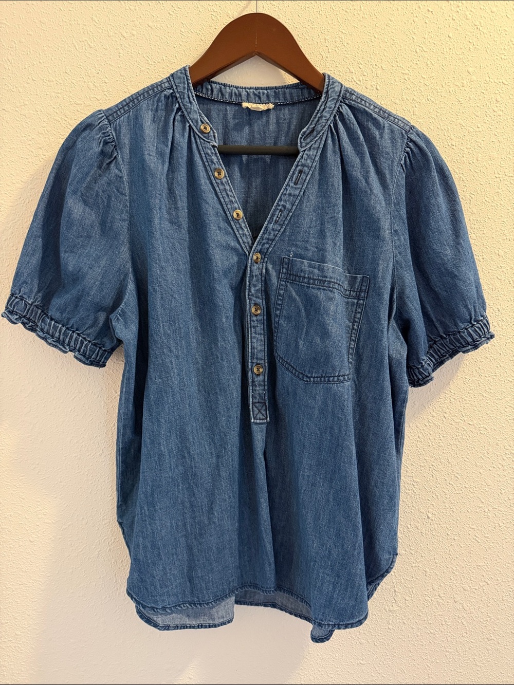 Pilcro The Aly Denim Puff Sleeve Blouse - Size M